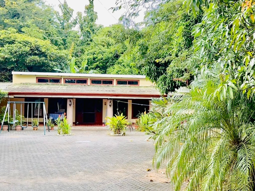 2810230316, Victoria House